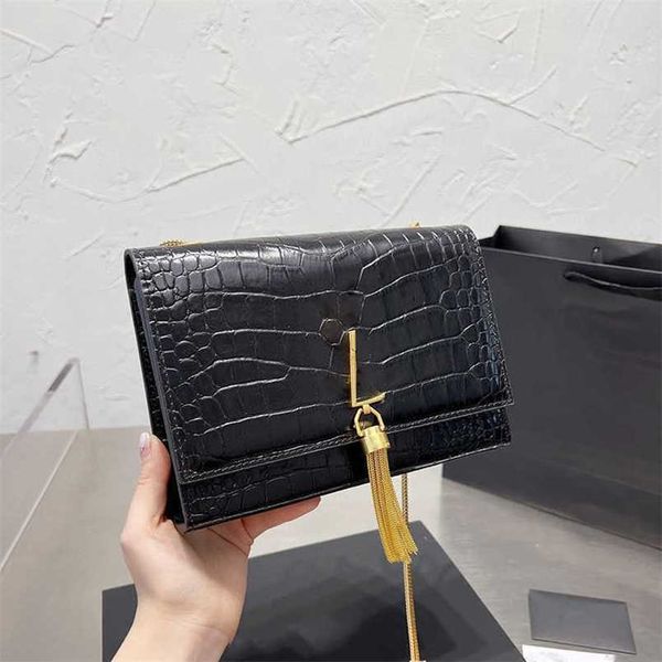 luxuries designer women bag tassel shoulder bags leather handbags lady messenger crossbody bags trend chain purse 230201
luxuries designer women bag tassel shoulder bags leather handbags lady messenger crossbody bags trend chain purse 230201