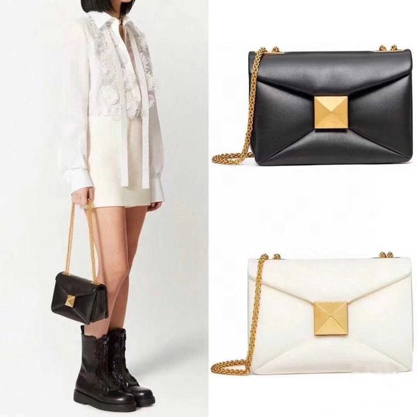 bags summer new big v bag velatninio woman designer v-button bag for willow nail chain shopping bag godssingle shoulder and elegant beauty
bags summer new big v bag velatninio woman designer v-button bag for willow nail chain shopping bag godssingle shoulder and elegant beauty