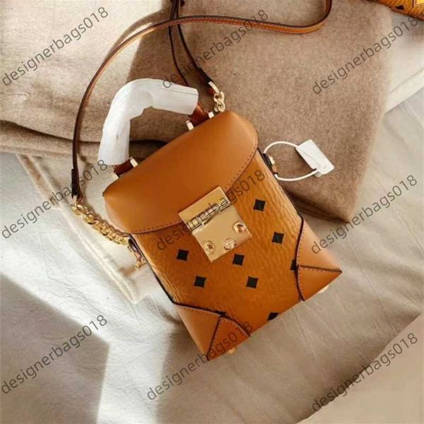 7a designer retro female bags buckets shoulder messenger handbags fashion mc letters large capacity presbyopia printed shopping bag pink
7a designer retro female bags buckets shoulder messenger handbags fashion mc letters large capacity presbyopia printed shopping bag pink