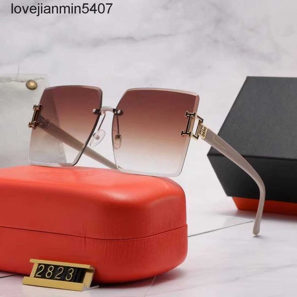 2023 luxury sunglasses factory for sale new nylon sunglass h family small scented glass framels cut edge sunshade fashion, White;black
2023 luxury sunglasses factory for sale new nylon sunglass h family small scented glass framels cut edge sunshade fashion, White;black