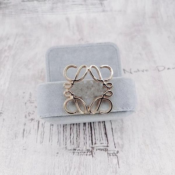 premium brooches for men and women, personalized pins for popular wear and accessories, high-quality alloy copper needle jewelry, Gray
premium brooches for men and women, personalized pins for popular wear and accessories, high-quality alloy copper needle jewelry, Gray