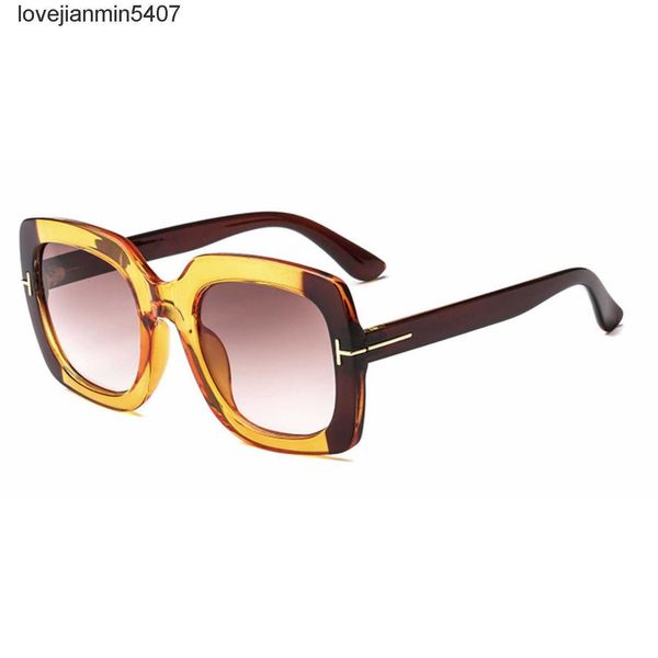 2023 luxury sunglasses factory for sale sunglass women's fashion personality color sun visor glass t family women's 9017, White;black
2023 luxury sunglasses factory for sale sunglass women's fashion personality color sun visor glass t family women's 9017, White;black