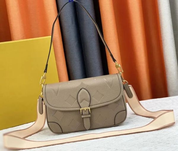 m46386 diane shoulder bag women fashion designers empreinte handbags women's leather crossbody totes jacquard strap shoulderstrap remov
m46386 diane shoulder bag women fashion designers empreinte handbags women's leather crossbody totes jacquard strap shoulderstrap remov
