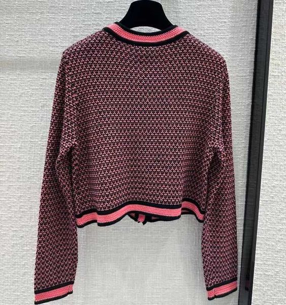 women's knits & tees designer chaopai summer new metal letter pink button color matching knitted short cardigan slim fit, and versatile, White
women's knits & tees designer chaopai summer new metal letter pink button color matching knitted short cardigan slim fit, and versatile, White