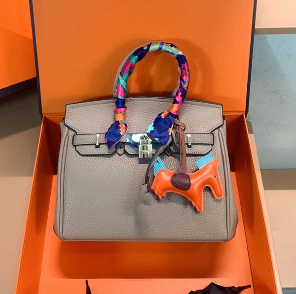 birkin designer bags women tote luxury handbag brand shoulder bags large capacity multifunctional with original dust
birkin designer bags women tote luxury handbag brand shoulder bags large capacity multifunctional with original dust