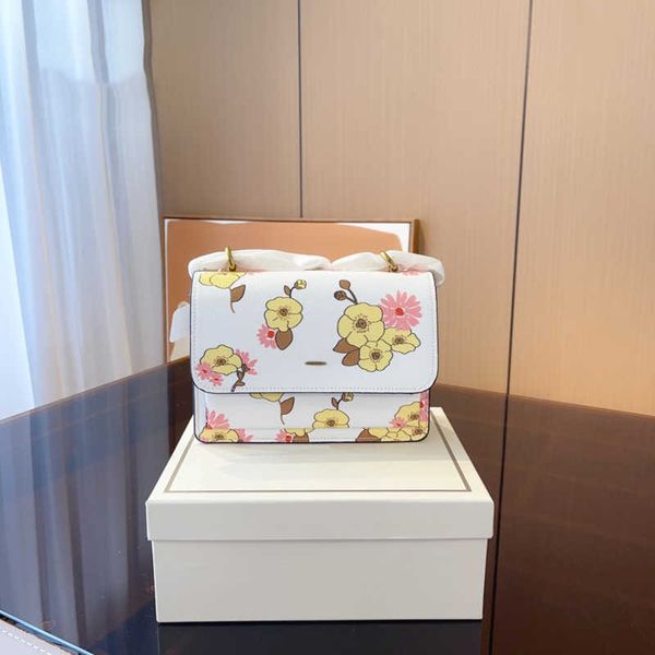 sell strawberry print cross body designer bags women c letter shoulder bags luxurys handbags womens messenger bag fashion trend solid color
sell strawberry print cross body designer bags women c letter shoulder bags luxurys handbags womens messenger bag fashion trend solid color
