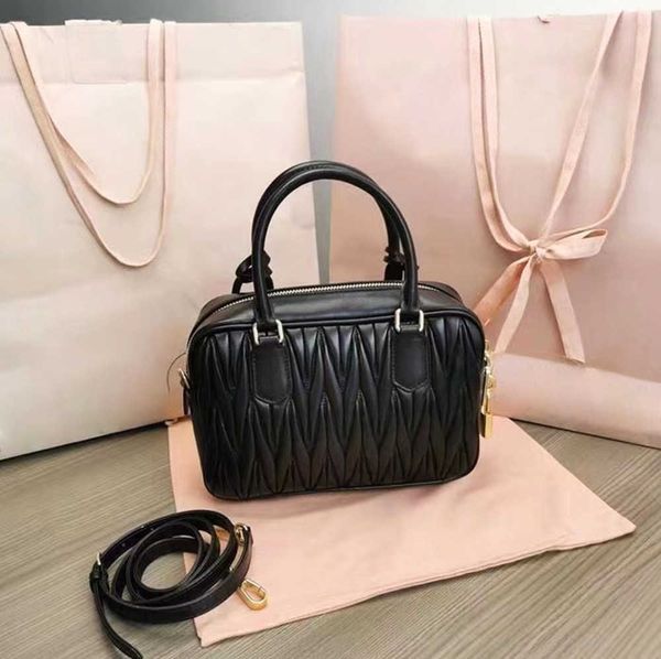 miui miu matelasse bowling tote bag with brand label purses shoulder handbag womens mens designer wallet crossbody square genuine leather cl
miui miu matelasse bowling tote bag with brand label purses shoulder handbag womens mens designer wallet crossbody square genuine leather cl
