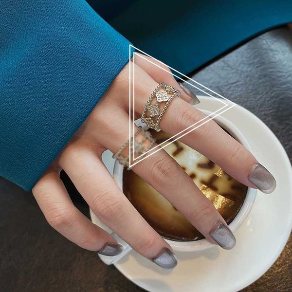 designer jewelry luxury classic 4/four leaf clover charm van kaleidoscope for girl women classic cleef diamond butterfly plated rose gold lu, Silver
designer jewelry luxury classic 4/four leaf clover charm van kaleidoscope for girl women classic cleef diamond butterfly plated rose gold lu, Silver