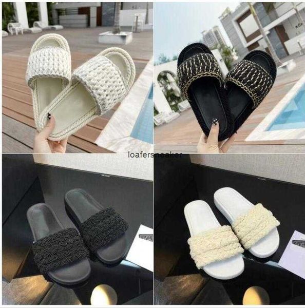 2022 mules women braided knit sandals designer luxury women outdoor shoes black white slippers lady slides beach casual
2022 mules women braided knit sandals designer luxury women outdoor shoes black white slippers lady slides beach casual