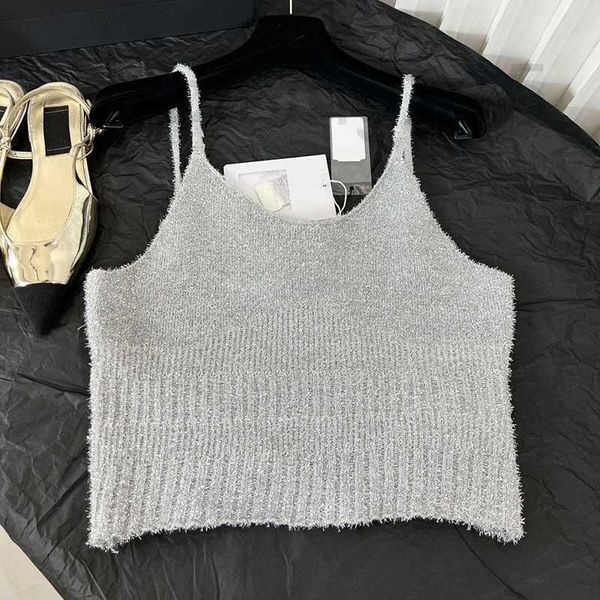 women's tanks & camis designer 2023 spring and autumn new v-neck wool shiny silver silk knit pullover slim strap ueds, White
women's tanks & camis designer 2023 spring and autumn new v-neck wool shiny silver silk knit pullover slim strap ueds, White