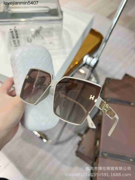 2023 luxury sunglasses factory for sale new family h fashion sunglass polarized anti ultraviolet tiktok live broadcast on various platforms, White;black
2023 luxury sunglasses factory for sale new family h fashion sunglass polarized anti ultraviolet tiktok live broadcast on various platforms, White;black