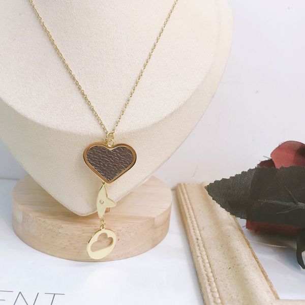 luxury brand designer pendant necklace designers stainless steel plated gold leather pendant for women wedding jewelry women accessories y23, Silver
luxury brand designer pendant necklace designers stainless steel plated gold leather pendant for women wedding jewelry women accessories y23, Silver