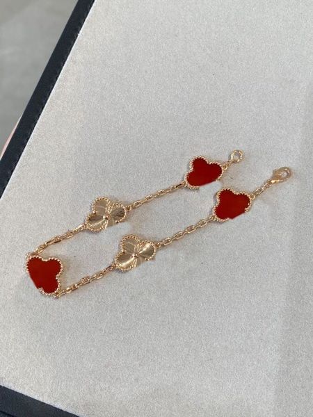 luxury jewelry love bracelet women's van charm cleef bracelet fashion jewelry stainless steel chain jeweler gilded designer bracelet a7, Golden;silver
luxury jewelry love bracelet women's van charm cleef bracelet fashion jewelry stainless steel chain jeweler gilded designer bracelet a7, Golden;silver
