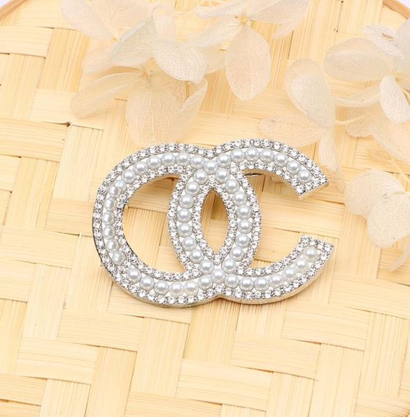 whole luxury brand designer letter pins brooches women 100style crystal pearl rhinestone cape buckle brooch suit pin wedding p9040222, Gray
whole luxury brand designer letter pins brooches women 100style crystal pearl rhinestone cape buckle brooch suit pin wedding p9040222, Gray