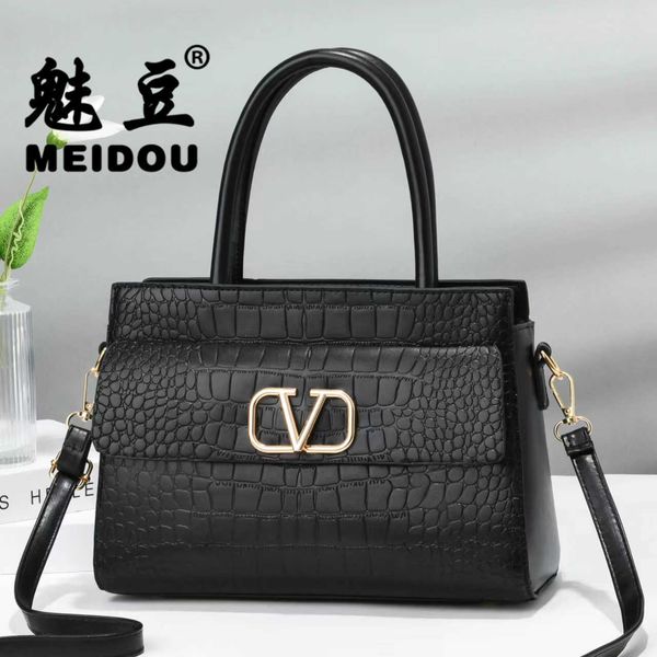designer bag for woman bags ladieswomen's velatninio new type messenger small hand-held square versatile temperament one shoulder croco
designer bag for woman bags ladieswomen's velatninio new type messenger small hand-held square versatile temperament one shoulder croco