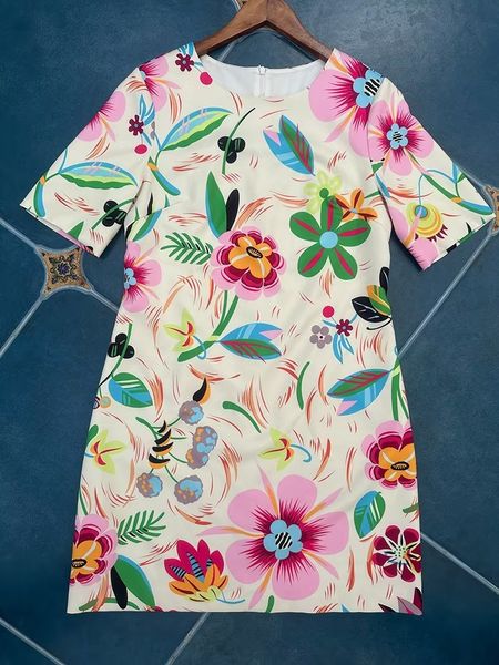 designer fashion dress, high-end fashion, printed early autumn short sleeved loose round neck dress, monochrome s-xl, Black;gray
designer fashion dress, high-end fashion, printed early autumn short sleeved loose round neck dress, monochrome s-xl, Black;gray