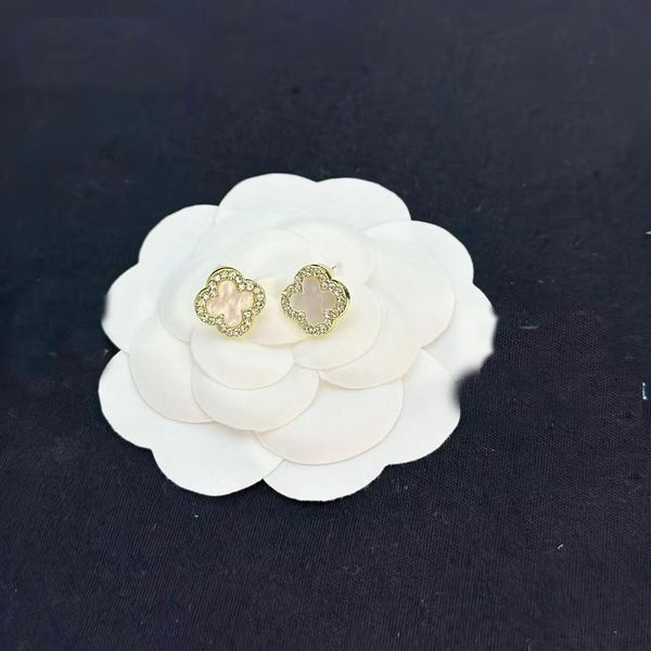 fashion vintage four leaf clover stud earrings designers earrings 18k gold plated agate gifts for girlfriends on valentine's day, Golden;silver
fashion vintage four leaf clover stud earrings designers earrings 18k gold plated agate gifts for girlfriends on valentine's day, Golden;silver