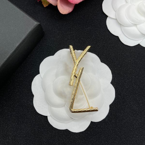 fashion designer brooch for women luxury gold jewelry ladies dress accessory pins womens pearl broche brand breastpin, Gray
fashion designer brooch for women luxury gold jewelry ladies dress accessory pins womens pearl broche brand breastpin, Gray