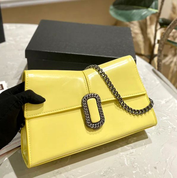 2023 new fashion womens designer drawstring crossbody new fashion small bucket clutch shoulder bags classic girls letter shopping totes hand
2023 new fashion womens designer drawstring crossbody new fashion small bucket clutch shoulder bags classic girls letter shopping totes hand