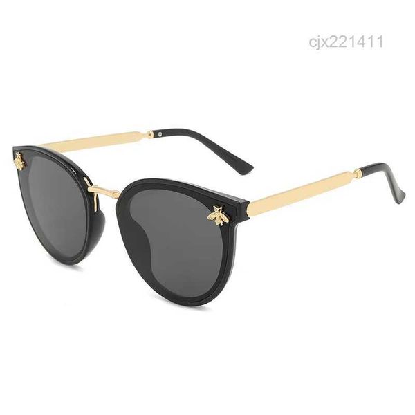 luxury brands sunglasses fashion multicolor classic driving sport shading trend box keh6, White;black
luxury brands sunglasses fashion multicolor classic driving sport shading trend box keh6, White;black