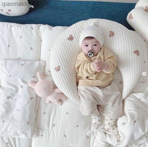 newborn baby nursing pillow cartoon moon shape embroidered cotton cushion pillow kids removalbe and washable pillow room decor l230712
newborn baby nursing pillow cartoon moon shape embroidered cotton cushion pillow kids removalbe and washable pillow room decor l230712