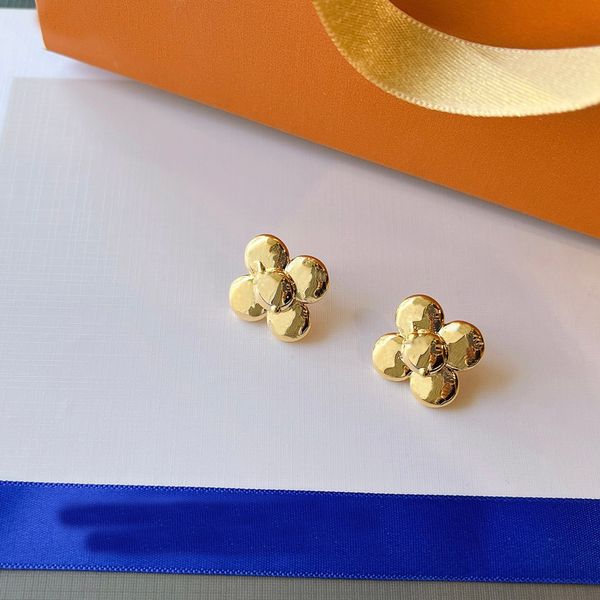 designer clover stud vintage four-leaf clover charm stud earrings stainless steel gold stud earrings for women wedding jewelry gifts y23213, Golden;silver
designer clover stud vintage four-leaf clover charm stud earrings stainless steel gold stud earrings for women wedding jewelry gifts y23213, Golden;silver