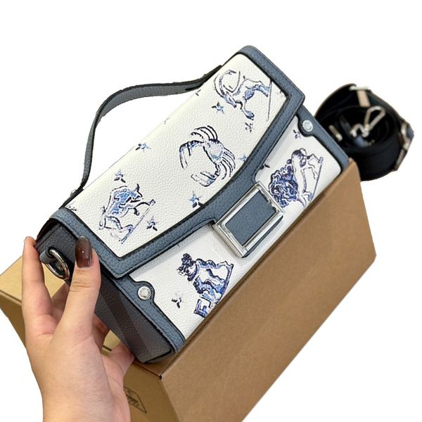 designers classic baguette astrology crossbody bags handbags italy roma brand fashion canvas graffiti women shoulder bag luxury designer bag
designers classic baguette astrology crossbody bags handbags italy roma brand fashion canvas graffiti women shoulder bag luxury designer bag