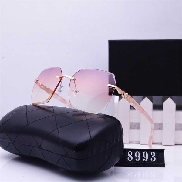 designer sunglasses overseas 2023 new sunglasses men's and women's street shooting sunglasses travel fashion glasses 8993, White;black
designer sunglasses overseas 2023 new sunglasses men's and women's street shooting sunglasses travel fashion glasses 8993, White;black