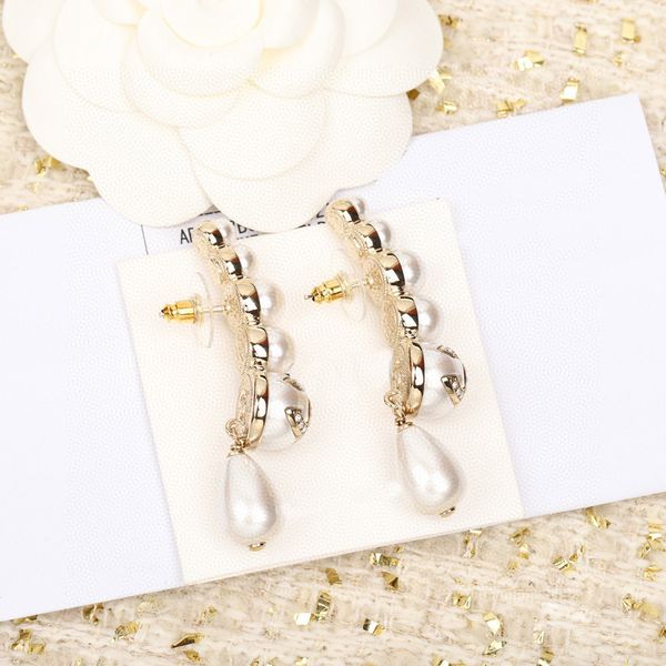 2023 luxury quality charm stud earring with diamond and nature shell beads in 18k gold plated have box stamp ps7761a, Golden
2023 luxury quality charm stud earring with diamond and nature shell beads in 18k gold plated have box stamp ps7761a, Golden