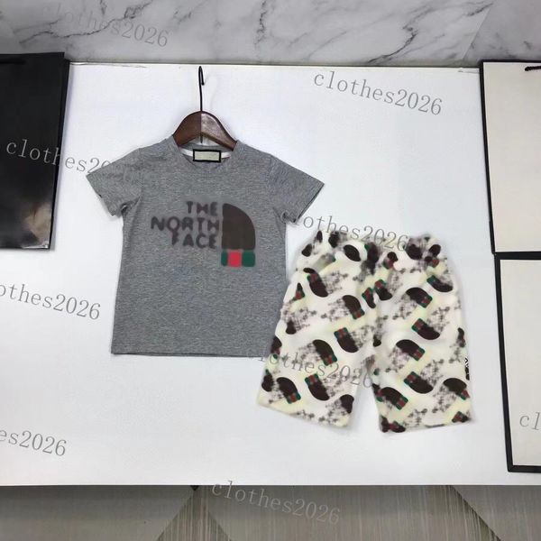 kid clothing sets letter pattern boys girls tracksuit summer short sleeve tees and shorts sets luxury designer t-shirts shorts kids sportsu, White
kid clothing sets letter pattern boys girls tracksuit summer short sleeve tees and shorts sets luxury designer t-shirts shorts kids sportsu, White