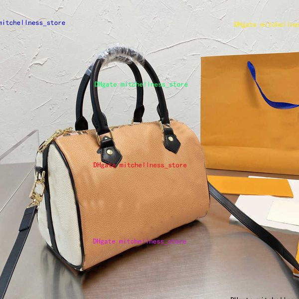 boston shoulder bag pillow handbag lady tote travel duffel crossbody bags genuine leather fashion letter printed removable adjustable strap
boston shoulder bag pillow handbag lady tote travel duffel crossbody bags genuine leather fashion letter printed removable adjustable strap