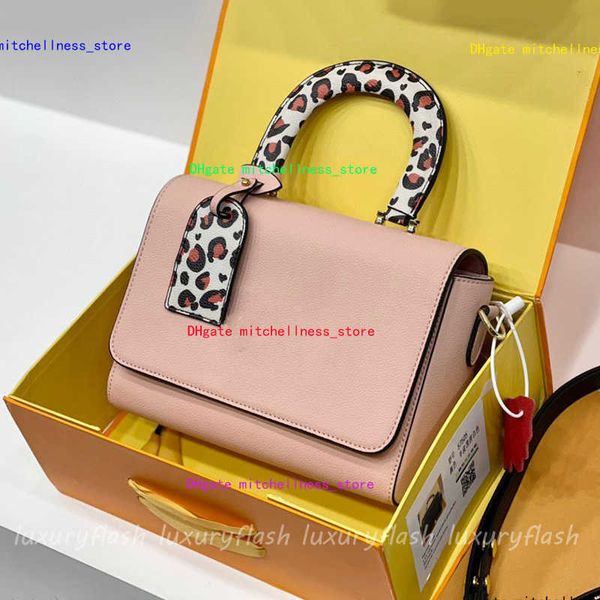 fashion leopard handbags designer tote twist lock one handle purses classic 4 color pm messenger bag high-quality europe and america womens
fashion leopard handbags designer tote twist lock one handle purses classic 4 color pm messenger bag high-quality europe and america womens