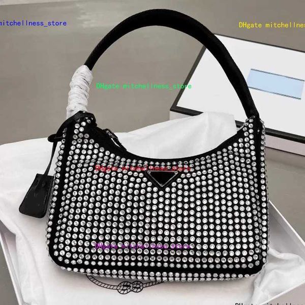 axillary bag women handbag purse clutch bags fashion plain full diamante zipper lady wallet triangle decoration
axillary bag women handbag purse clutch bags fashion plain full diamante zipper lady wallet triangle decoration