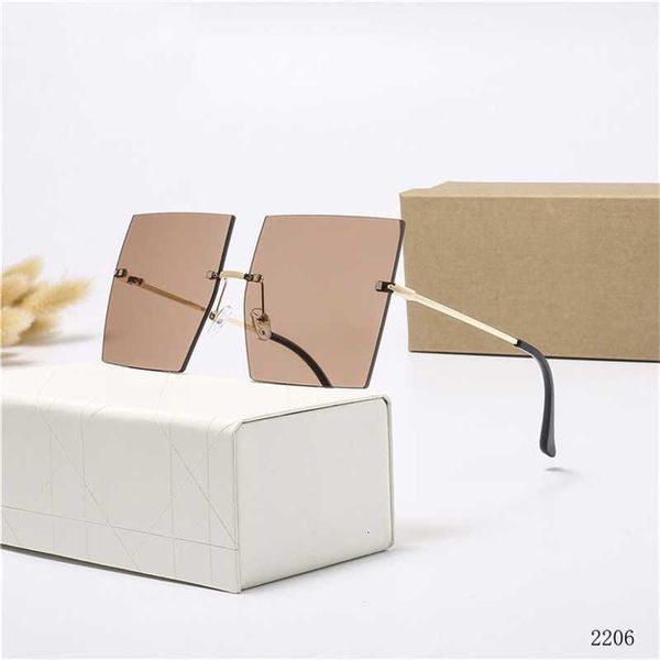 designer sunglasses 2023 new fashion women's gradient metal sunglasses trend elegant driving glasses 2206, White;black
designer sunglasses 2023 new fashion women's gradient metal sunglasses trend elegant driving glasses 2206, White;black