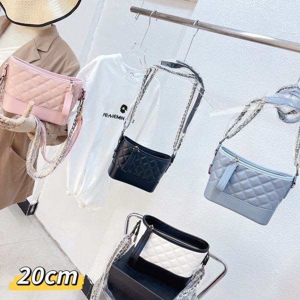 new lingge chain bag small fragrant wind bag women's new fashion versatile straddle bucket bag women's wandering bag
new lingge chain bag small fragrant wind bag women's new fashion versatile straddle bucket bag women's wandering bag