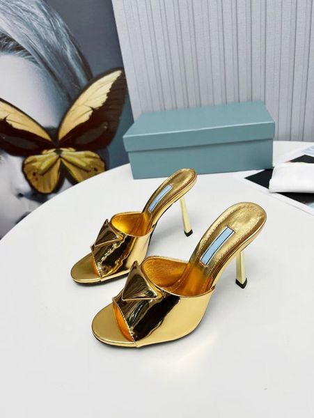 fashion classic slippers women's slippers solid summer latest genuine leather sole sandals beach comfort women's standard 35-41, Black
fashion classic slippers women's slippers solid summer latest genuine leather sole sandals beach comfort women's standard 35-41, Black