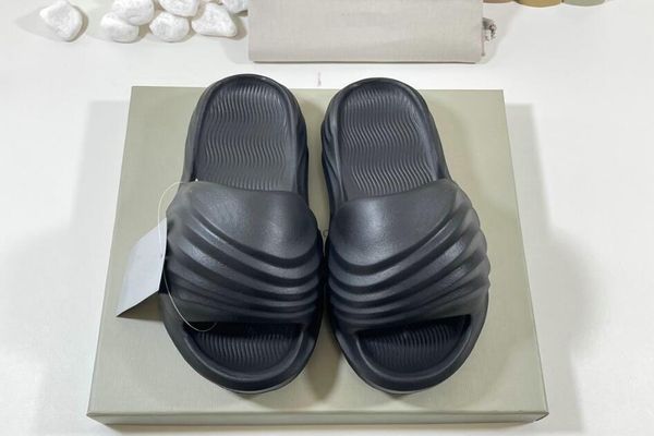 men slippers black scuff flat sandals pool pillow mules sunset padded front strap fashionable easy-to-wear style slides fuchsia size 40-45
men slippers black scuff flat sandals pool pillow mules sunset padded front strap fashionable easy-to-wear style slides fuchsia size 40-45