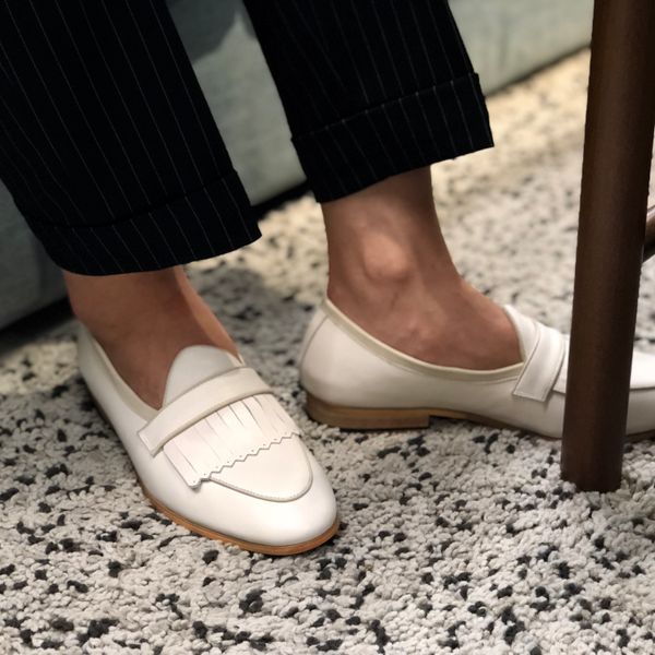 white black tassel fringe driving loafers mens flats genuine leather lazy flats wedding dress shoes
white black tassel fringe driving loafers mens flats genuine leather lazy flats wedding dress shoes