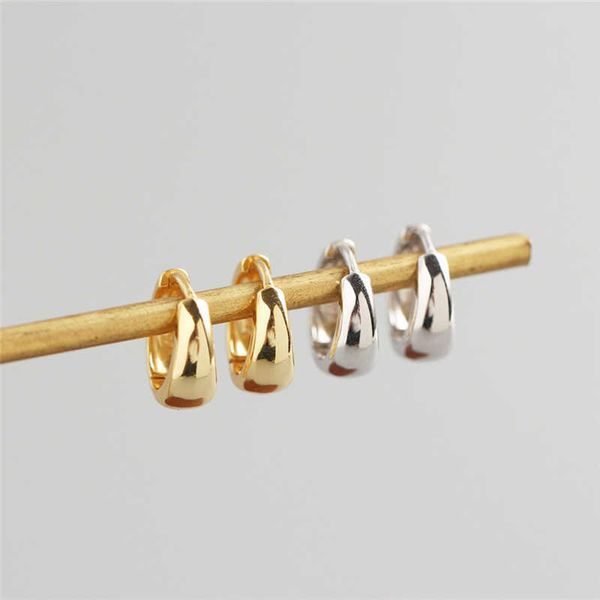 2023 classic smooth simple circle metal hoop earrings for woman fashion korean jewelry temperament girl's daily wear earrings, Golden
2023 classic smooth simple circle metal hoop earrings for woman fashion korean jewelry temperament girl's daily wear earrings, Golden