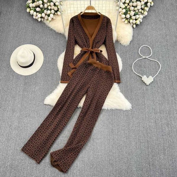 brand designer women tracksuits 2023ss high end female yoga sports wear plus size spring sweatshirts with long pants s l 08, White
brand designer women tracksuits 2023ss high end female yoga sports wear plus size spring sweatshirts with long pants s l 08, White