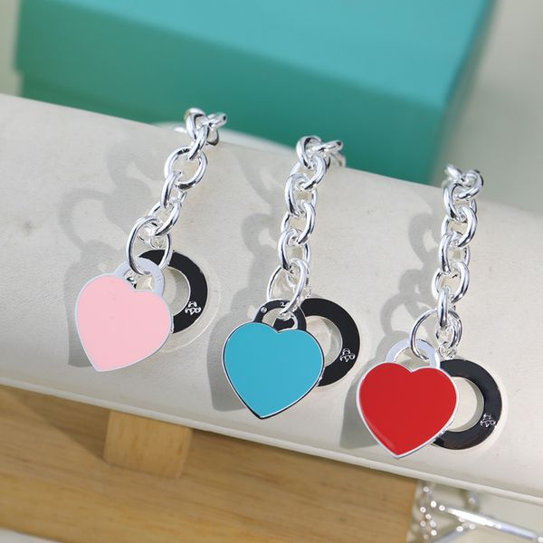 luxurys designer bracelet fashion classic women's bracelet to give a lover charming and temperament boutique jewelry gift nice, Golden;silver
luxurys designer bracelet fashion classic women's bracelet to give a lover charming and temperament boutique jewelry gift nice, Golden;silver