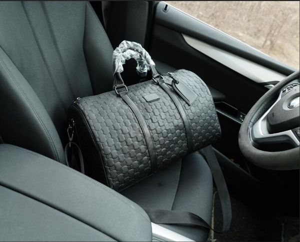 luxury men designer duffle bags women calfskin leather travel bag large capacity handbag embossing lattice double letter tote black shoulder
luxury men designer duffle bags women calfskin leather travel bag large capacity handbag embossing lattice double letter tote black shoulder