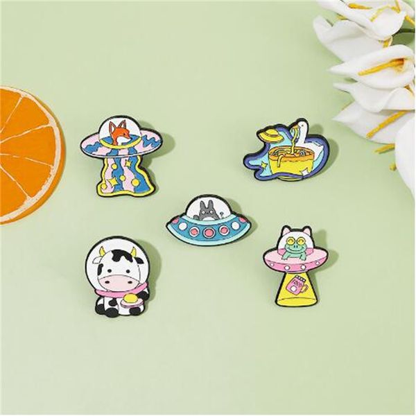 european and american new alloy animal badge cartoon lovely spacecraft frog shape oil dropping brooch buckle ae623, Gray
european and american new alloy animal badge cartoon lovely spacecraft frog shape oil dropping brooch buckle ae623, Gray