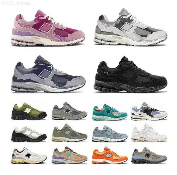 2002r b2002r designer shoes mens women protection pack pink phantom luxury triple s black white rain cloud sea salt sail bowling basement ol
2002r b2002r designer shoes mens women protection pack pink phantom luxury triple s black white rain cloud sea salt sail bowling basement ol