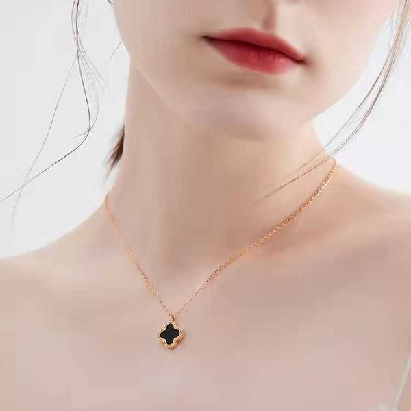 van clover necklace designer four leaf chain new four leaf grass double sided titanium steel non fading allergic natural lucky collar chain, Silver
van clover necklace designer four leaf chain new four leaf grass double sided titanium steel non fading allergic natural lucky collar chain, Silver