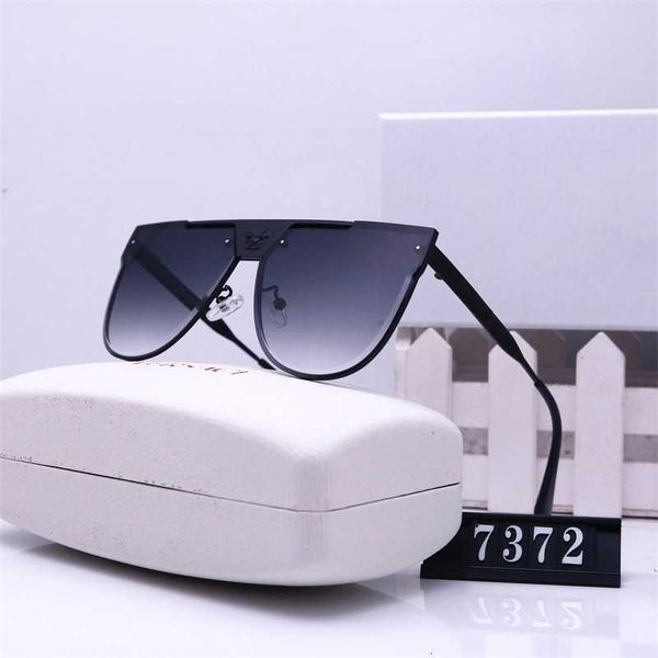 overseas 2023 new sunglasses men's and women's conjoined sunglasses travel fashion glasses, White;black
overseas 2023 new sunglasses men's and women's conjoined sunglasses travel fashion glasses, White;black