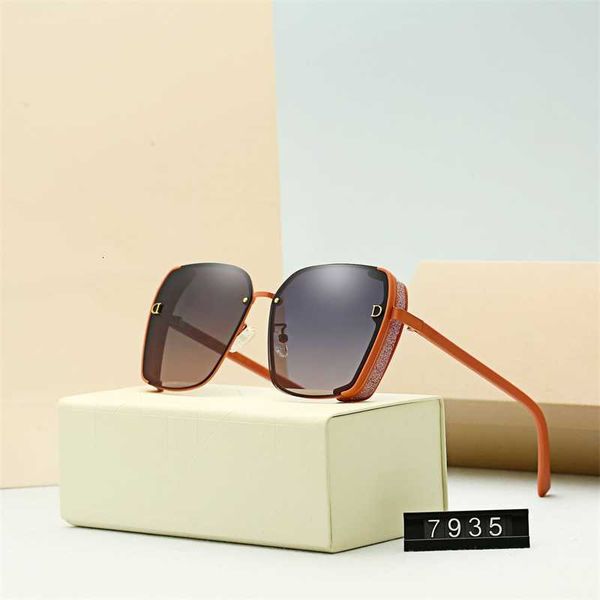 new fashion box sunglasses women's metal mesh red fashion wear with full frame glasses, White;black
new fashion box sunglasses women's metal mesh red fashion wear with full frame glasses, White;black