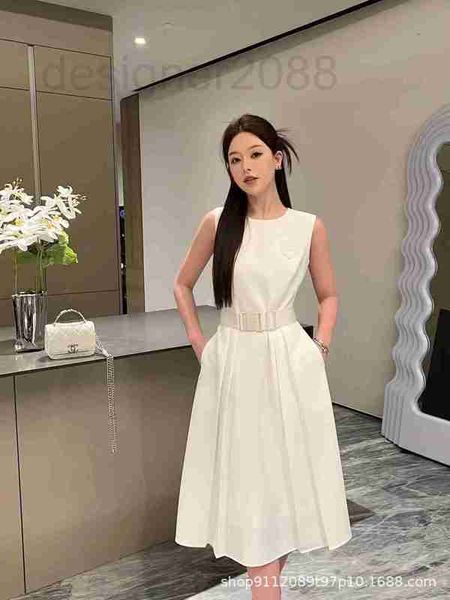 casual dresses designer spring/summer 2023 new round neck inverted triangle decorative high waist split belt nylon sleeveless dress women f4, Black;gray
casual dresses designer spring/summer 2023 new round neck inverted triangle decorative high waist split belt nylon sleeveless dress women f4, Black;gray
