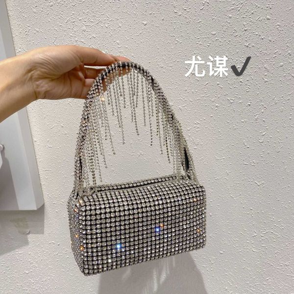 french shiny tassel small square bag banquet rhinestone pillow boston bag underarm hand chain crossbody bag 230401
french shiny tassel small square bag banquet rhinestone pillow boston bag underarm hand chain crossbody bag 230401