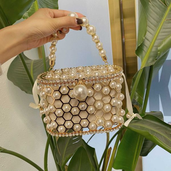 hollow diamond french fairy metal vegetable basket bag dinner party shiny diamond pearl handheld bag girl 230401
hollow diamond french fairy metal vegetable basket bag dinner party shiny diamond pearl handheld bag girl 230401